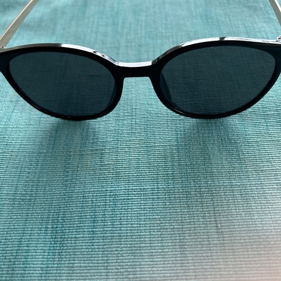 Rounded Lens Sunglasses - Picture 1 of 2